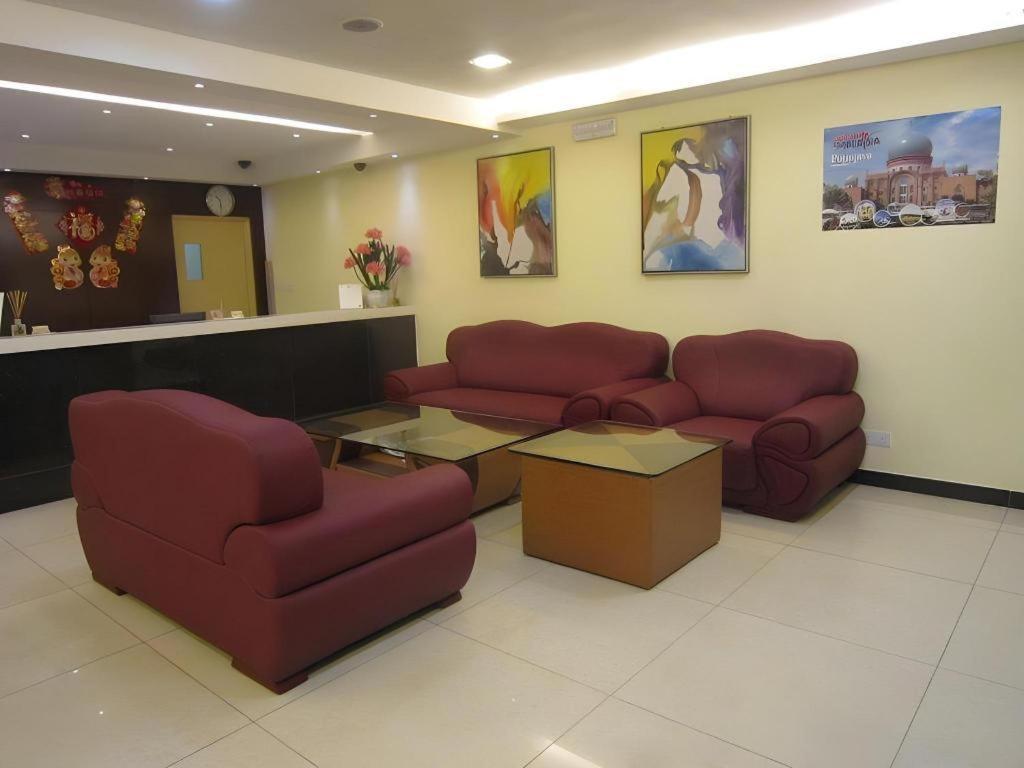 Hotel City Comfort Inn Puchong Bagian luar foto