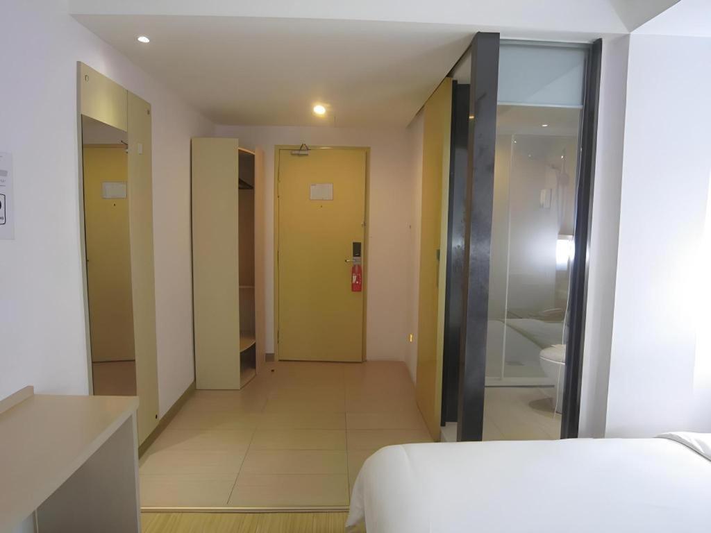 Hotel City Comfort Inn Puchong Bagian luar foto