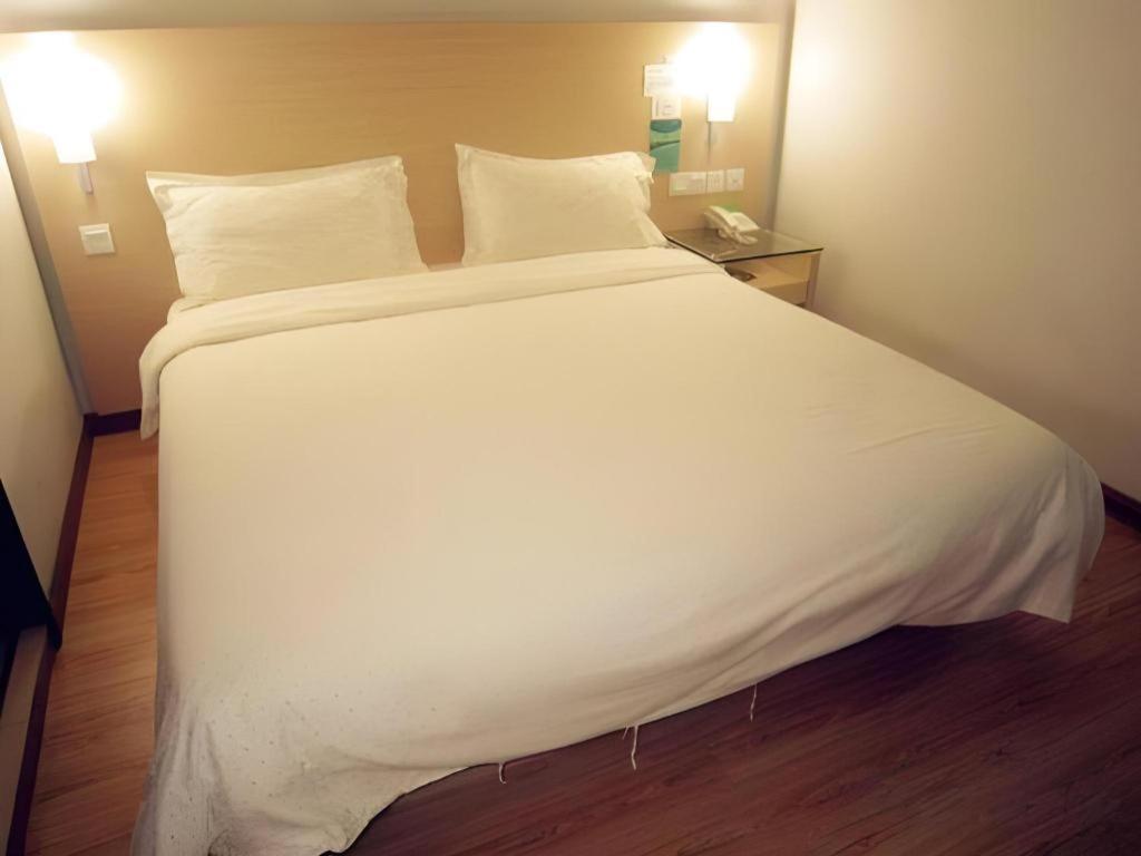 Hotel City Comfort Inn Puchong Bagian luar foto