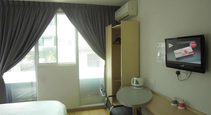 Hotel City Comfort Inn Puchong Bagian luar foto