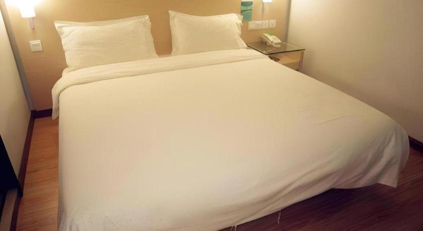 Hotel City Comfort Inn Puchong Bagian luar foto