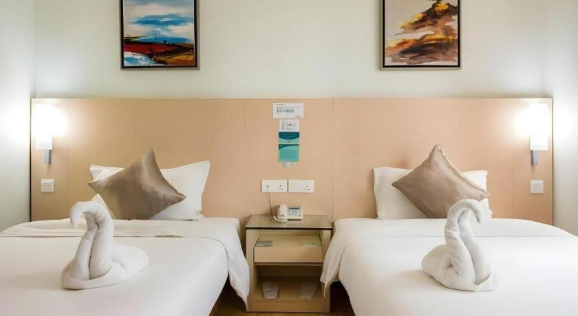 Hotel City Comfort Inn Puchong Bagian luar foto